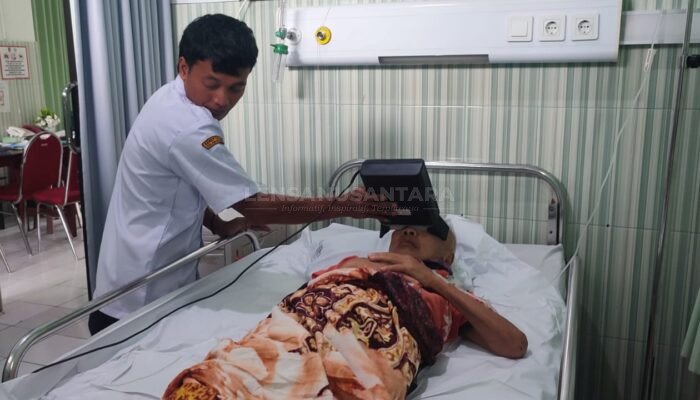 Dispendukcapil Jember Jemput Bola, Rekam e-KTP Lansia dan Pasien Terbaring di RSD dr Soebandi