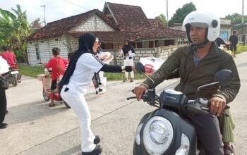 Warnai Bulan Suci Ramadan, Gudang Gereh 777 Rembang Berbagi 355 Takjil Gratis