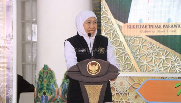 Gubenur Jawa Timur Ajak 95 Siswa SLB Belanja Baju Lebaran di Mal Madiun, Pasar Tradisional Dinilai Belum Siap Digital