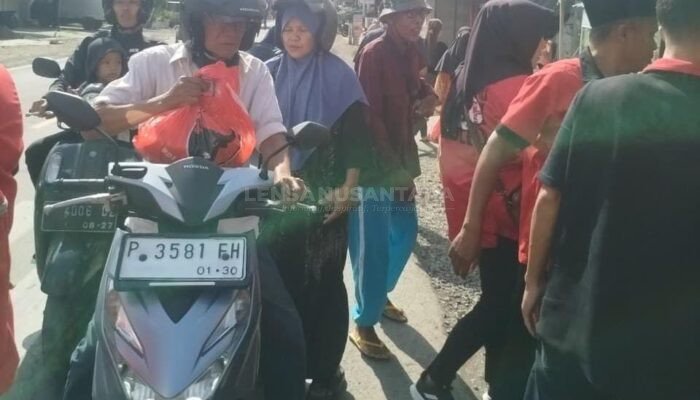 Pembagian Sembako PDI Perjuangan Situbondo Sasar Ratusan Warga Panarukan dan Kendit