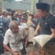 Kisah Haru di Pembagian Zakat Cak Salam, Lansia 72 Tahun Dapat Perhatian Khusus