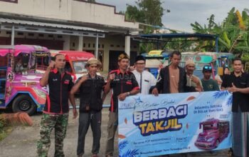 Paguyuban Odong-odong Pangandaran Bagikan 500 Takjil