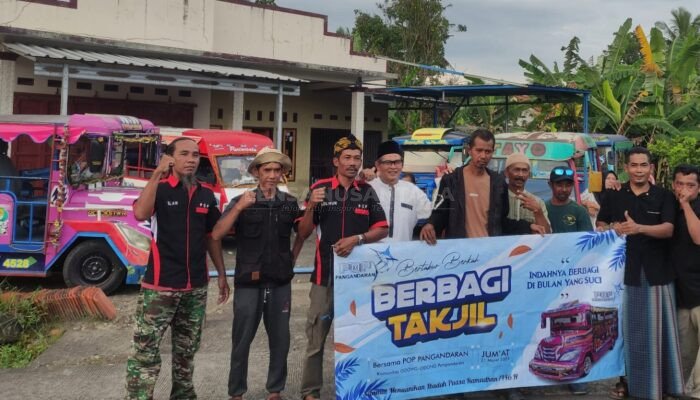 Paguyuban Odong-odong Pangandaran Bagikan 500 Takjil