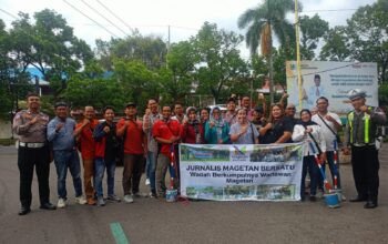 Jurnalis Magetan Bersatu Tebar Ribuan Paket Takjil dan Sembako