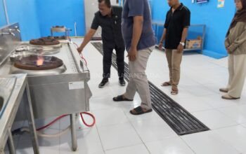 Wabup Pamekasan Sidak ke Dapur MBG, Tekankan Standar Kesehatan dan Kebersihan