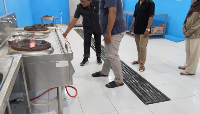 Wabup Pamekasan Sidak ke Dapur MBG, Tekankan Standar Kesehatan dan Kebersihan