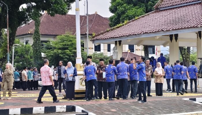 Ribuan ASN Pemkab Banjarnegara, Ikuti Apel dan Halal Bihalal di Alun-Alun Bersama Bupati