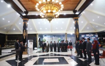 Bupati Jombang Lantik 5 Pejabat Eselon II: Tunjukkan Kinerja Nyata dan Integritas