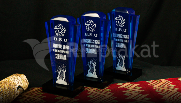 Permintaan Plakat Akrilik di Surabaya Meningkat untuk Kebutuhan Event dan Korporasi