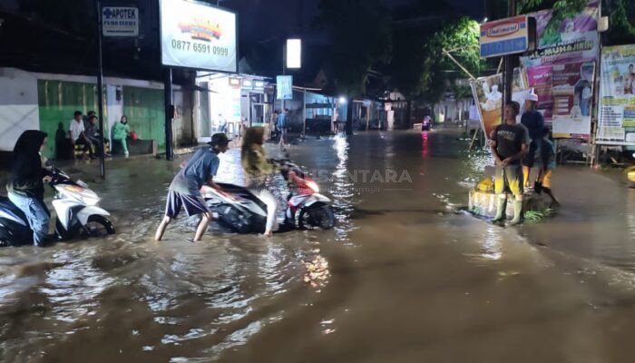 Inspeksi Banjir di Mumbulsari, Bupati Jember Gus Fawait Siapkan Langkah Darurat