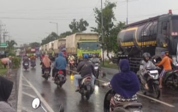 Antrean Truk Dikeluhkan Warga, Pemkab Jember Relaksasi Jam Operasional Truk PT Imasco Tidak 24 Jam