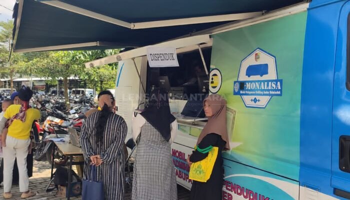 Dispendukcapil Jember Hadirkan Layanan Monalisa di Bunga Desaku, Puluhan Dokumen Tercetak Sehari
