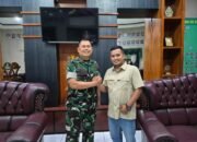 Komandan Kodim 0822 Letkol Inf Prawito bersama Ketua SMSI Bondowoso Arik Kurniawan