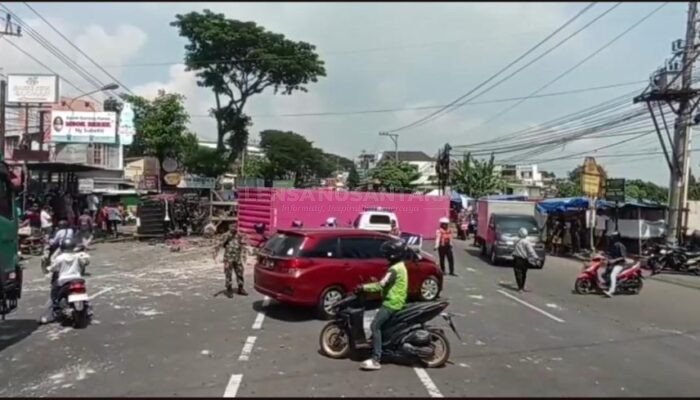 Kecelakaan Beruntun di Turunan Silayur Semarang, Truk Kontainer Diduga Rem Blong