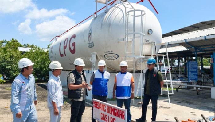 Pastikan Stok Aman, Polisi Cek Distribusi Gas Melon di Situbondo