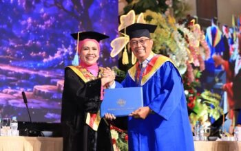 Ketua DPRD Bondowoso Raih Gelar Magister Hukum, Tegaskan Politik adalah Ibadah