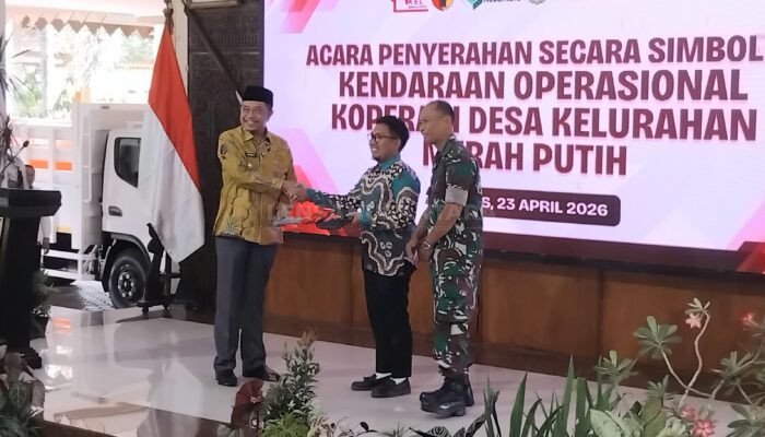 Pemkab Bondowoso Genjot Ekonomi Desa, 41 Truk Operasional Diserahkan ke Koperasi Merah Putih