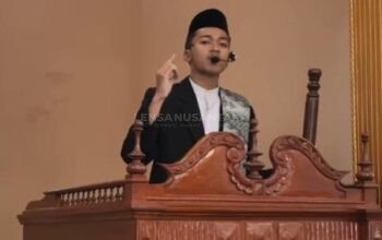 Santri Muda Ponpes Al-Ishlah Naik Mimbar, Khutbah Banjir Pujian dari Jamaah di Jember