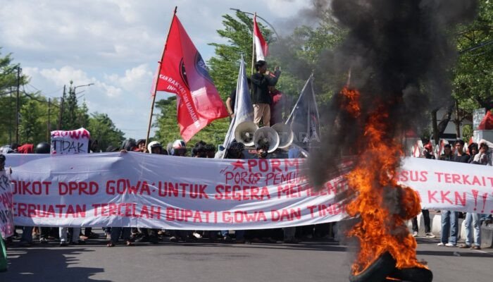 Ratusan Massa PORMULA Kepung DPRD Gowa, Desak Pembentukan Pansus Dugaan KKN dan Pelanggaran Moral Pejabat Daerah