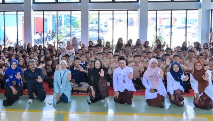 Sambangi SMKN 1 Susukan, Pesan Bupati Banjarnegara ke Siswa: Stop Bullying