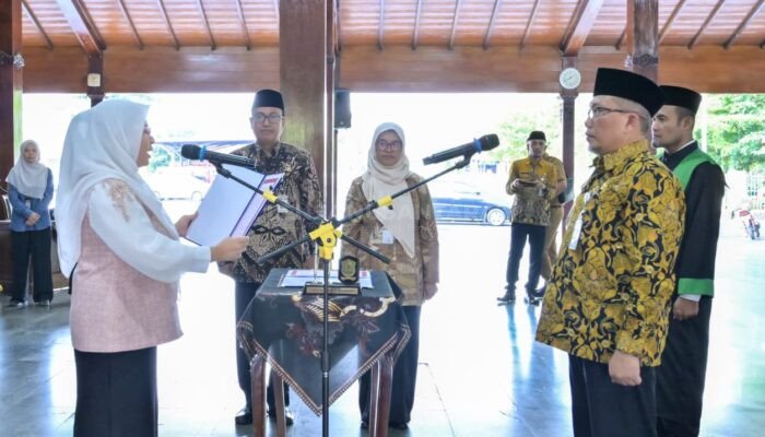 Resmi Dilantik Jadi Sekda Baru, Pesan Bupati Banjarnegara: Hindari Blok-blokan