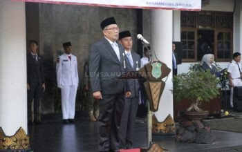 Hari Pertama Bertugas sebagai Sekda Banjarnegara, Hendro Langsung Memimpin Upacara Harkitnas ke-118