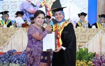 Pengukuhan Guru Besar Unitomo, Prof. Ully Tampubolon Dorong Batik Indonesia Menjadi Kekuatan Industri Fashion Dunia