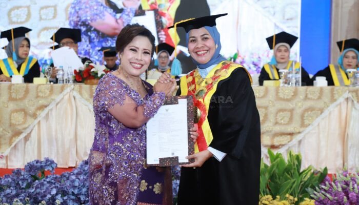 Pengukuhan Guru Besar Unitomo, Prof. Ully Tampubolon Dorong Batik Indonesia Menjadi Kekuatan Industri Fashion Dunia