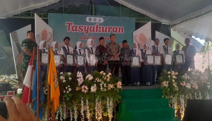 Forkopimcam Panggul Trenggalek Hadiri Pelepasan Kelas IX SMPN 2 Panggul