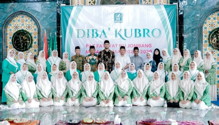 Manifestasi Spiritual dan Sinergi Hebat Fatayat NU Jombang Kota dalam Diba’ Rutin Akbar di Jombatan