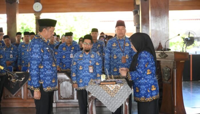 Pemkab Banjarnegara Kembali Lakukan Penyegaran Pejabat, Bupati : Rotasi ini Bukan Masalah Suka Tidak Suka