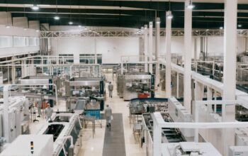 Kenapa Area Mesin Industri Membutuhkan Epoxy Lantai yang Kuat?