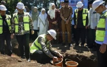 Wali Kota Riyanda Letakkan Batu Pertama Pembangunan Gedung Baru MIN 2 Sawahlunto