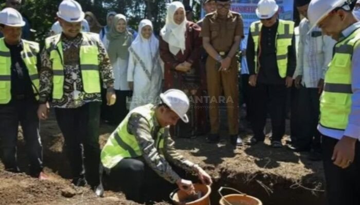 Wali Kota Riyanda Letakkan Batu Pertama Pembangunan Gedung Baru MIN 2 Sawahlunto