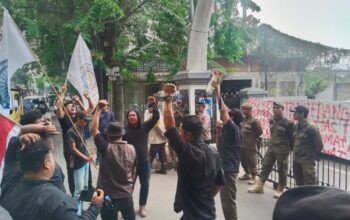Aksi sorot Transfaransi Pembagunan Alun-alun Benda, Massa desak DISPORA buka Data publik