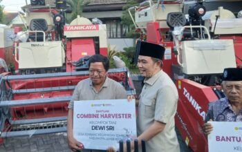 Terima Combine Harvester, Gapoktan Dewi Sri Apresiasi Kepedulian Gus Fawait Terhadap Petani Jember
