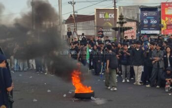 Demo di DPRD Jember, Mahasiswa Soroti Harga BBM hingga Pengawasan Program Nasional
