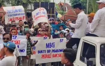 Massa Aksi Datangi DPRD Jember, FMJM Minta Jangan Hentikan Program MBG