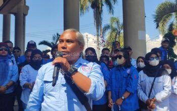 Ratusan Massa ProGIB Demo di DPRD Jember Minta Program MBG Tetap Berlanjut
