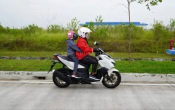 Masuki Masa Libur Sekolah, Astra Motor Kaltim 2 Bagikan Tips Berkendara Aman Bersama Anak