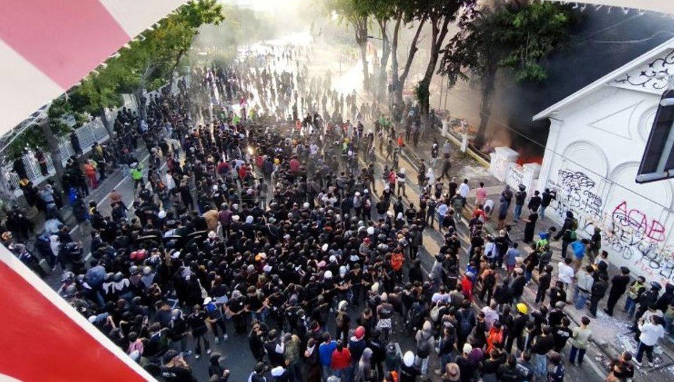 Demo Tolak MBG di Surabaya