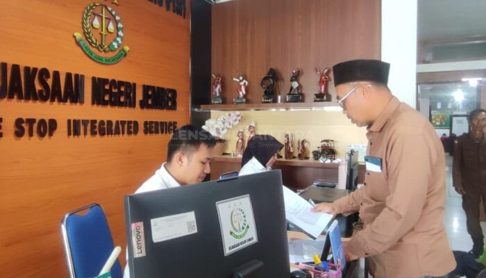Warga Laporkan Dugaan Korupsi Pengelolaan Dana dan Aset Desa Rowoindah ke Kejari Jember