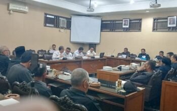 Audensi Pencoretan Anggaran Jalan Desa Sirukun Banjarnegara Sempat Memanas, Kades Lontarkan Kata G**lok ke Dinas