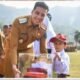 Pemko Sawahlunto Salurkan Bantuan Seragam Sekolah untuk 689 Pelajar dari Keluarga Prasejahtera