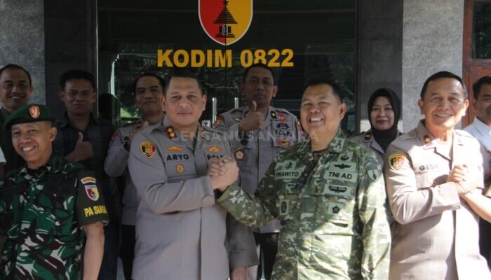 Perkuat Soliditas TNI-Polri, Kapolres Bondowoso Sambangi Kodim 0822 dan Koramil Jajaran