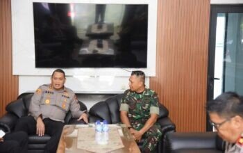 Pererat Sinergi TNI-Polri, Kapolres Bondowoso Kunjungi Yonif 514 Kostrad