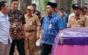 Tanam Jagung Bersama Santri Gayeng Nusantara di Banjarnegara, Wagub Jateng Taj Yasin Berikan Apresiasi