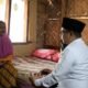 Tinjau Lansia Tunggal di Mayang, Pemkab Jember Serahkan Bansos dan Layanan Kesehatan
