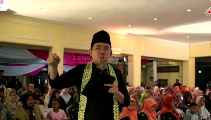 ​Bunga Desaku di Tanggul Jember, Gus Fawait Ajak Warga Manfaatkan Program UHC Prioritas