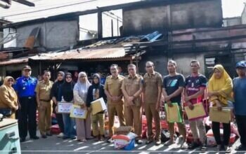 Pemkot Sawahlunto Salurkan Bantuan dan Dampingi Korban Kebakaran di Sikalang